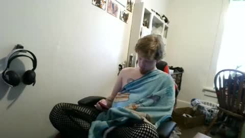 fuzzyfox online show from February 14, 5:43 pm