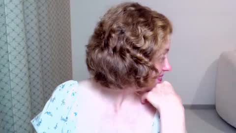 Ella online show from October 18, 6:08 pm