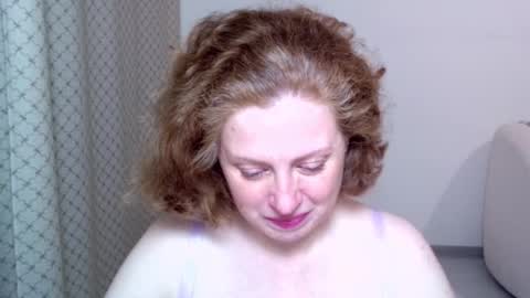 Ella online show from November 27, 3:58 pm