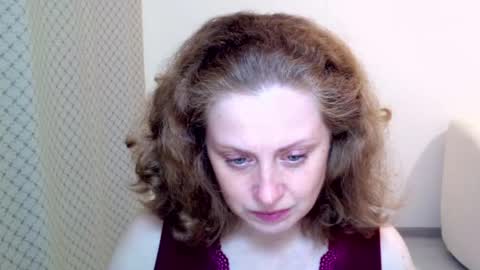 Ella online show from May 31, 6:42 pm