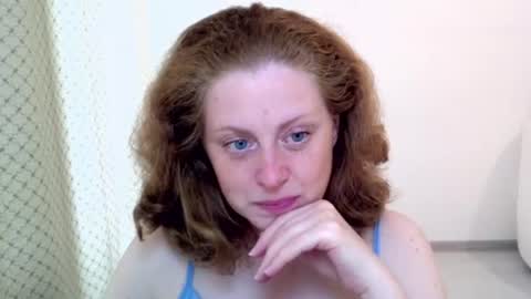 Snapshot of theladysblush chatting on June 30, 4:13 am Ella online show from June 30, 4:13 am