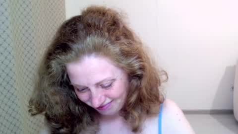 Snapshot of theladysblush chatting on July 2, 8:59 pm Ella online show from July 2, 8:59 pm