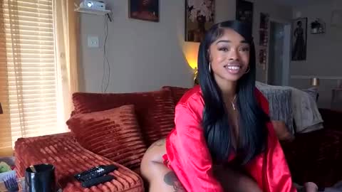 Snapshot of thelovelybrown chatting on May 8, 3:50 pm thelovelybrown online show from May 8, 3:50 pm