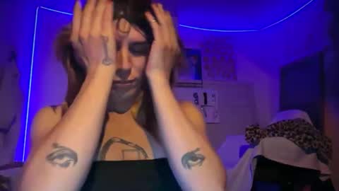 Snapshot of thematryoshka chatting on December 22, 2:52 am Lucy Lucy online show from December 22, 2:52 am