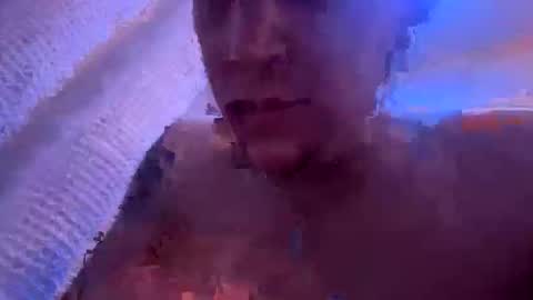 themaxwood online show from April 11, 3:22 am