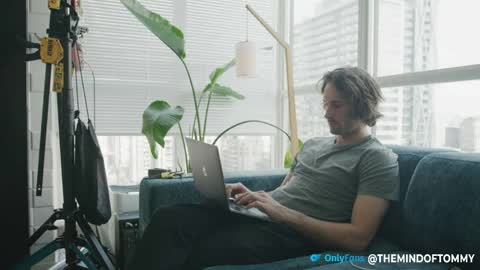 Snapshot of themindoftommy chatting on March 22, 10:35 pm themindoftommy online show from March 22, 10:35 pm