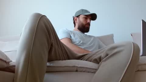 TheMonarchGoat online show from October 27, 8:18 am