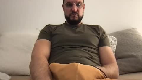 thenudeworldrover online show from March 26, 9:31 pm