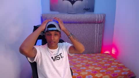 Snapshot of theo_088_ chatting on March 22, 9:18 pm THEO online show from March 22, 9:18 pm