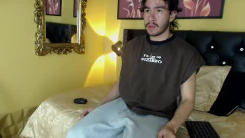 theo_riviera online show from May 21, 1:18 pm