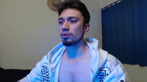 Snapshot of theo_stone04 chatting on November 14, 4:28 pm Theo online show from November 14, 4:28 pm