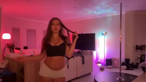 TheRealRussianKream online show from July 17, 11:17 am