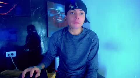 David y Daniel online show from July 8, 5:23 am
