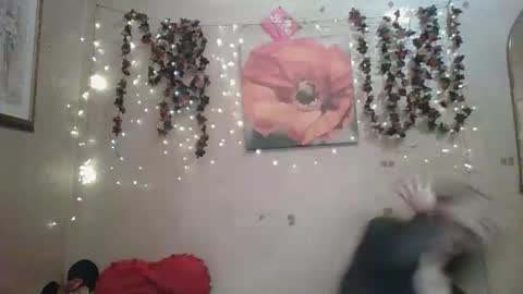 sillymillie0 online show from April 22, 9:27 pm