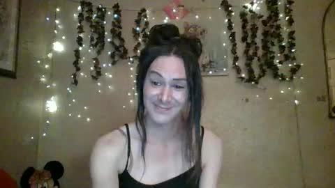 Snapshot of thesillymillie chatting on June 11, 3:04 am sillymillie0 online show from June 11, 3:04 am
