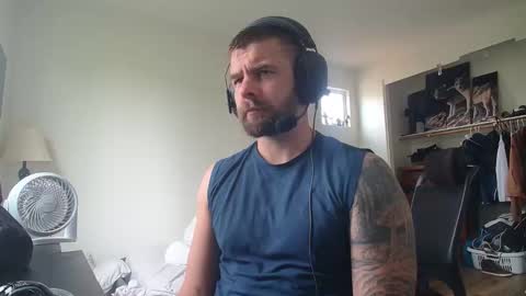 troy online show from April 9, 8:25 pm