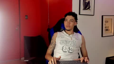 Snapshot of thiago_preston chatting on April 26, 7:22 pm Thiago online show from April 26, 7:22 pm
