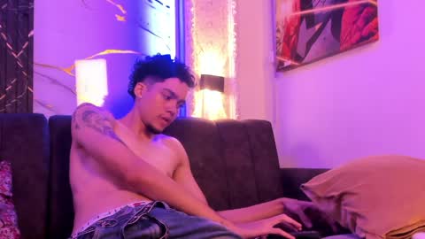 Snapshot of thiago_preston chatting on April 30, 8:57 pm Thiago online show from April 30, 8:57 pm
