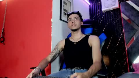 Snapshot of thiago_preston chatting on May 9, 7:41 pm Thiago online show from May 9, 7:41 pm