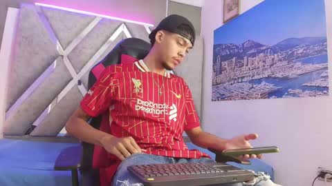 Snapshot of thiago_preston chatting on May 23, 7:29 pm Thiago online show from May 23, 7:29 pm