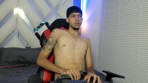 Snapshot of thiago_preston chatting on May 27, 8:06 pm Thiago online show from May 27, 8:06 pm