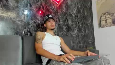 Snapshot of thiago_preston chatting on July 14, 7:41 pm Thiago online show from July 14, 7:41 pm
