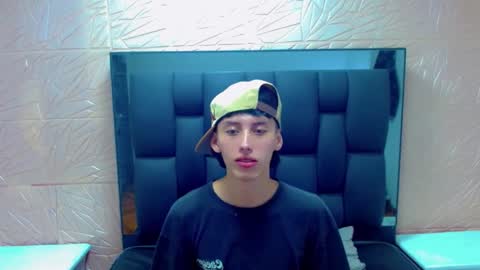 thiago_twink38 online show from February 22, 8:02 am