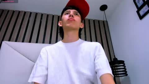 thiago_twink38 online show from April 27, 3:48 am