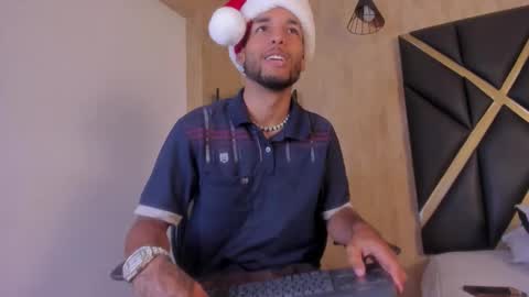 ThiagoFerreti online show from December 22, 3:14 am