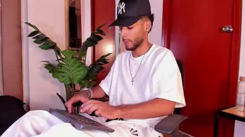 ThiagoFerreti online show from March 18, 3:09 am