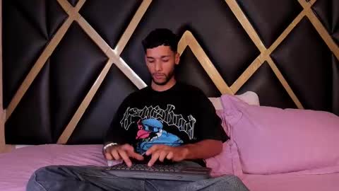 ThiagoFerreti online show from March 24, 5:34 am