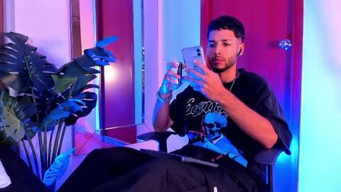 ThiagoFerreti online show from April 7, 2:01 am