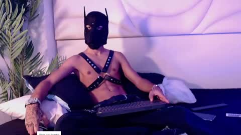 ThiagoFerreti online show from April 16, 3:40 am