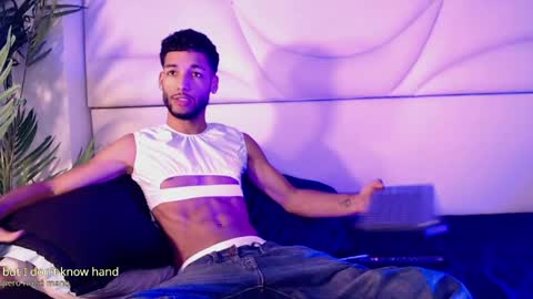 ThiagoFerreti online show from April 18, 1:15 pm