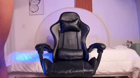 Snapshot of thiagovega_ chatting on June 25, 5:23 am thiagovega_ online show from June 25, 5:23 am