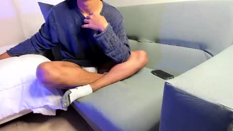 Snapshot of thiagovega_ chatting on July 14, 4:06 am thiagovega_ online show from July 14, 4:06 am