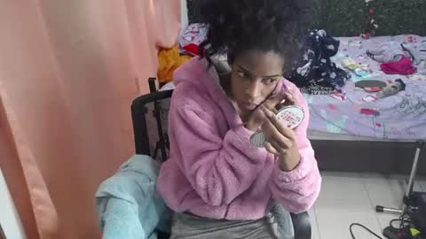 thiana_horny online show from June 13, 2:15 pm