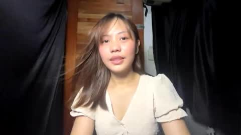 Snapshot of thicarothers chatting on April 11, 10:19 am Victoria online show from April 11, 10:19 am