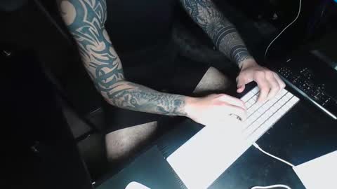 Snapshot of thicchogg chatting on February 13, 1:56 am thicchogg online show from February 13, 1:56 am