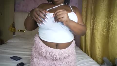 thick_n_flirty online show from April 22, 7:55 am