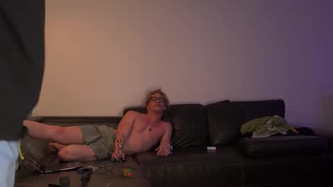 RhydonMyRock online show from March 4, 5:13 am