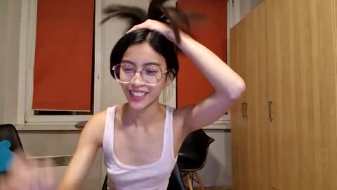 thifa2x online show from December 17, 7:42 pm