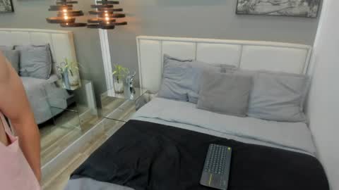 Thom online show from April 18, 11:58 am