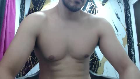 Snapshot of thomas_neuman chatting on February 13, 8:27 pm Thomas online show from February 13, 8:27 pm
