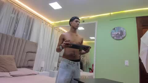 Thomas Valkov online show from May 22, 11:27 am