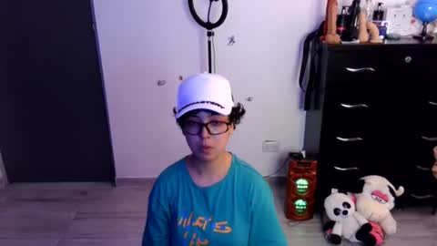 Snapshot of thomascooper_cams chatting on July 8, 10:14 pm VALERIA online show from July 8, 10:14 pm