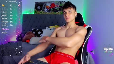 Thom Klein online show from February 5, 6:48 pm