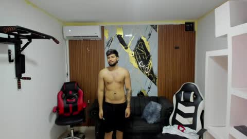 thomson_hot01 online show from April 9, 5:51 am