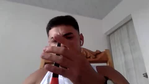 Snapshot of thonybeiio chatting on November 1, 6:43 pm thonybeiio online show from November 1, 6:43 pm