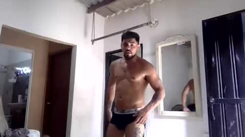 Snapshot of thonybeiio chatting on November 10, 7:02 pm thonybeiio online show from November 10, 7:02 pm